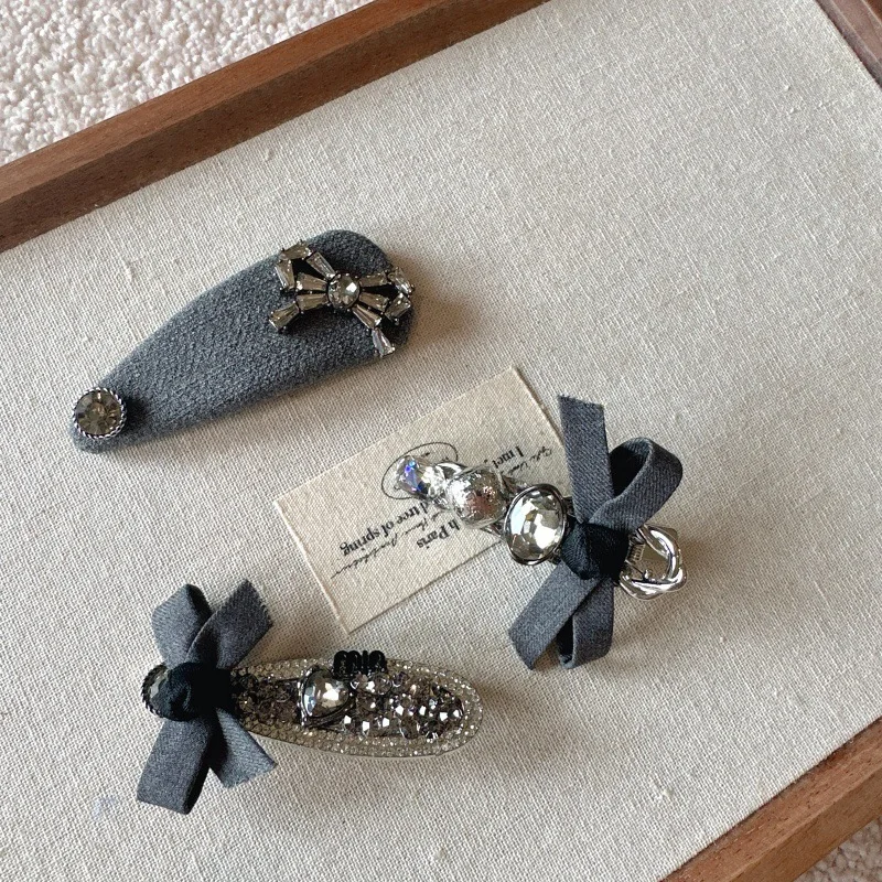 Elegant Gray Bow Hair Clip, Stylish Side Hairpin for Girls and Women
Elegant Gray Bow Hair Clip, Stylish Side Hairpin for Girls and Women