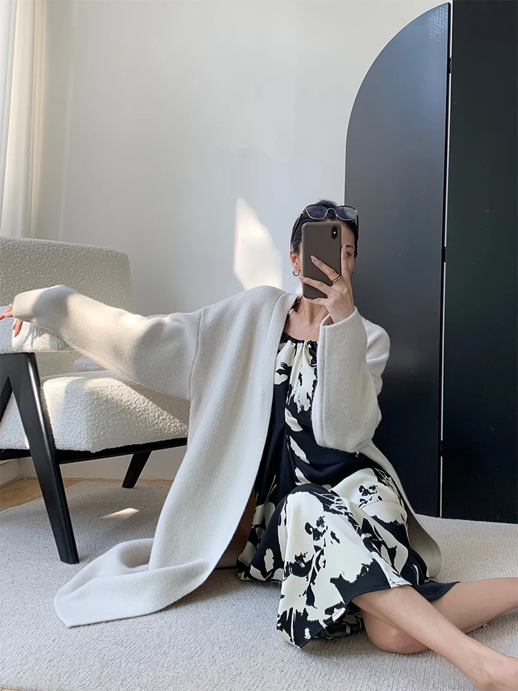 Женский вязаный кардиган с V-образным вырезом, свободный, утепленный, средней длины, осенний, повседневный, в стиле кэжуал
Женский вязаный кардиган с V-образным вырезом, свободный, утепленный, средней длины, осенний, повседневный, в стиле кэжуал