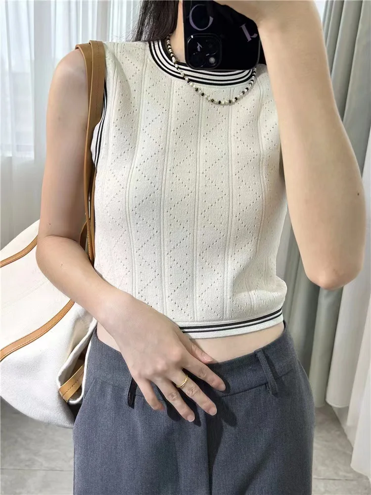 Women Hollow Out Knitted Vest Striped Trim O-Neck Sleeveless Simple Summer 2024 Tank Tops
Women Hollow Out Knitted Vest Striped Trim O-Neck Sleeveless Simple Summer 2024 Tank Tops