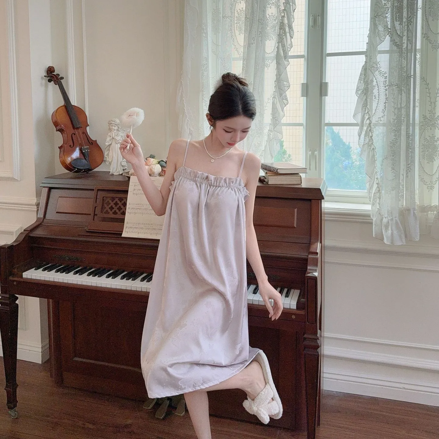 Chinese Sexy Night Dress Women Sleepwear Suspender Nightdress Beauty Back Jacquard Satin Nightgowns Thin Home Clothes
Chinese Sexy Night Dress Women Sleepwear Suspender Nightdress Beauty Back Jacquard Satin Nightgowns Thin Home Clothes