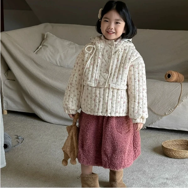Autumn and winter girls clothing outerwear baby 2025 Korean floral hooded and plush thick jacket outerwear
Autumn and winter girls clothing outerwear baby 2025 Korean floral hooded and plush thick jacket outerwear