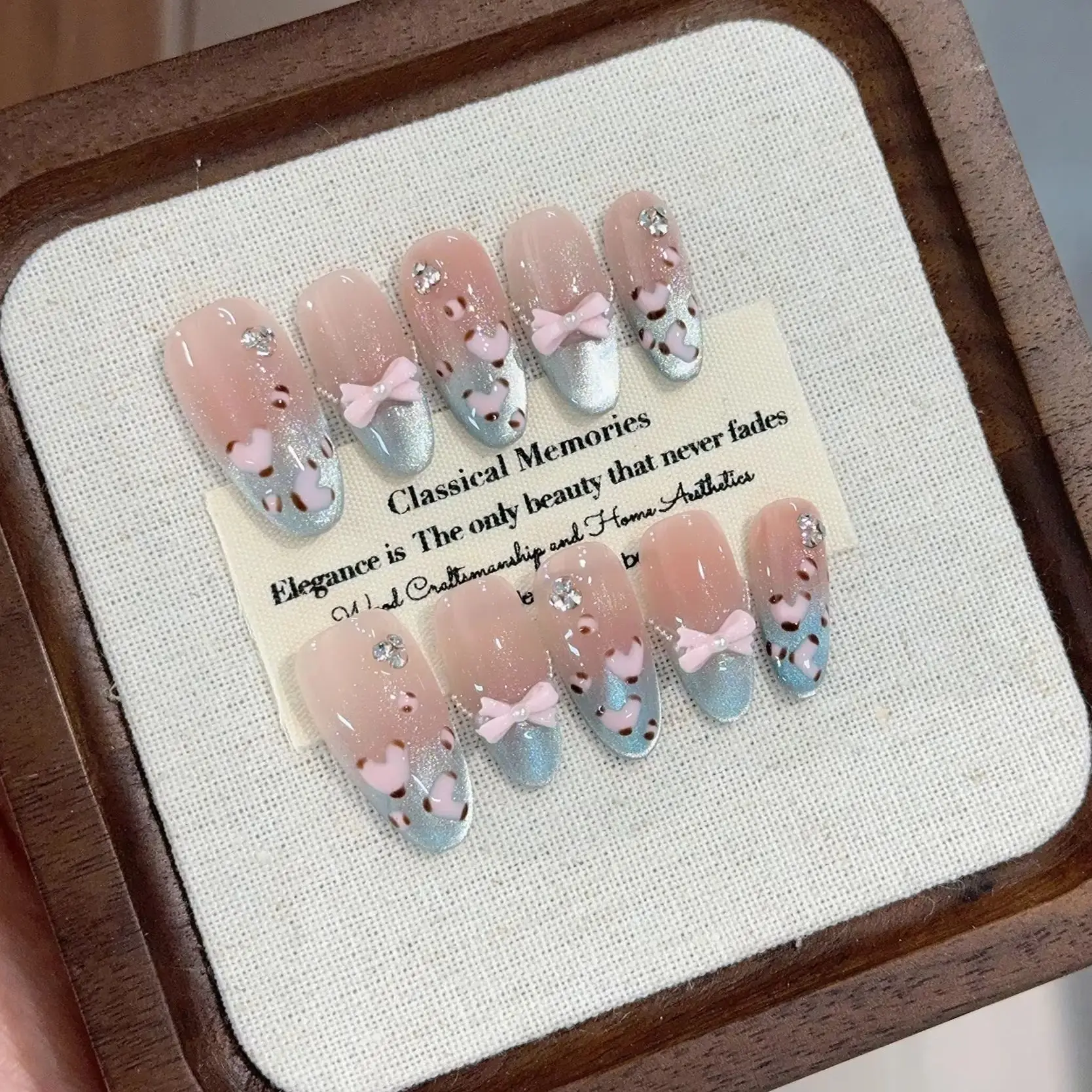 10pcs Cat Eye Handmade Press on Nails Leopard Print Almond False Nails Bowknot Glitter Diamond Nail Blue French Sweet Fake Nails
10pcs Cat Eye Handmade Press on Nails Leopard Print Almond False Nails Bowknot Glitter Diamond Nail Blue French Sweet Fake Nails