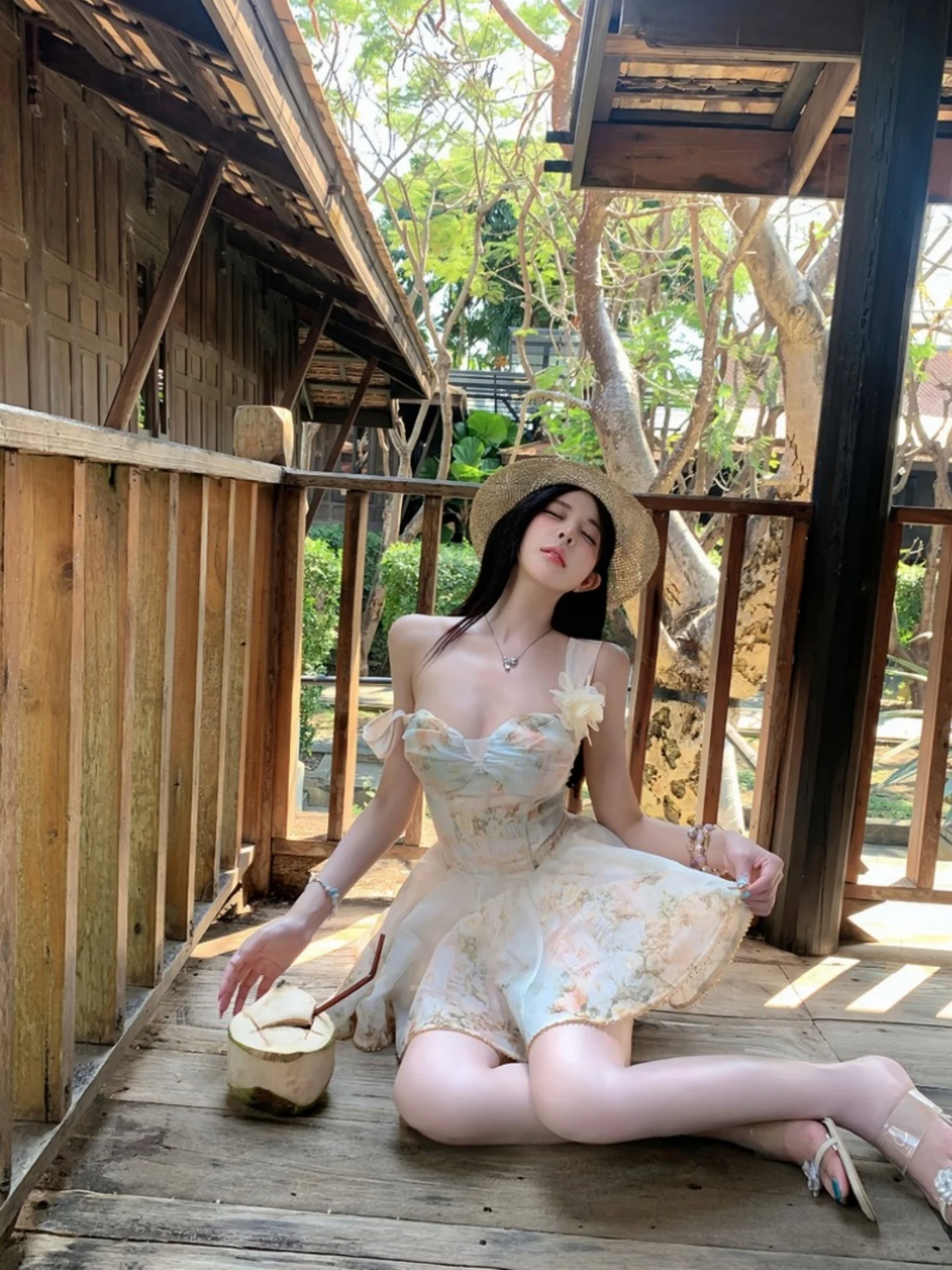 Blue Floral Print Halter Dress Women's Summer Beach Vacation Waist Cinched Birthday Gift Skirt Puffy Short Dress French Style...
Blue Floral Print Halter Dress Women's Summer Beach Vacation Waist Cinched Birthday Gift Skirt Puffy Short Dress French Style...