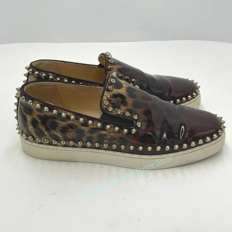 Men Fashion Back Leopard Print Rivet Decoration Patent Leather Loafer Shoes Comfortable Slip On Round Toe Male Single Shoes
Men Fashion Back Leopard Print Rivet Decoration Patent Leather Loafer Shoes Comfortable Slip On Round Toe Male Single Shoes