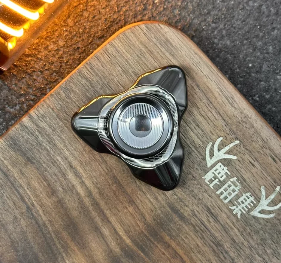 Б/у EDC novo zirc+dama spinner, гироскоп на кончике пальца, декомпрессионные игрушки
Б/у EDC novo zirc+dama spinner, гироскоп на кончике пальца, декомпрессионные игрушки