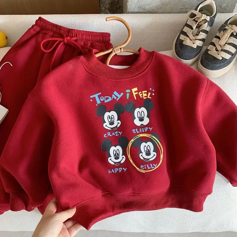 Красный флисовый комплект из 2 предметов для детей: осенне-зимний корейский модный свитшот и брюки с мультяшным принтом, рождественский набор
Красный флисовый комплект из 2 предметов для детей: осенне-зимний корейский модный свитшот и брюки с мультяшным принтом, рождественский набор