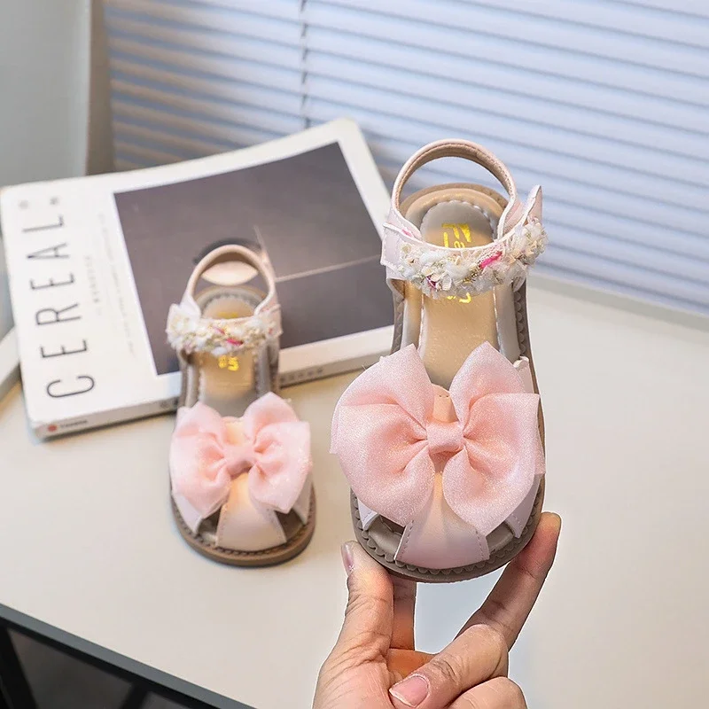 Children's Summer Sandals Lolita Sweet Girl Princess Shoes for Wedding Party Kids Fashion Causal Flat Sandals Chic Lace Bowknot
Children's Summer Sandals Lolita Sweet Girl Princess Shoes for Wedding Party Kids Fashion Causal Flat Sandals Chic Lace Bowknot