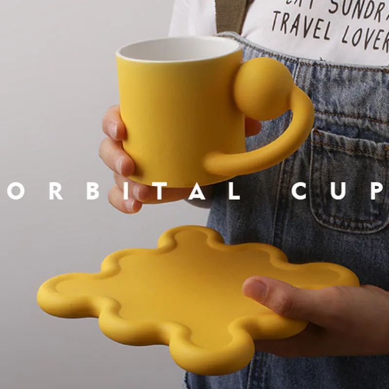 INS Korea style Ceramic coffee mug funny shape tea cup set morning couple tea water drinking mug with saucer gifts for friends
INS Korea style Ceramic coffee mug funny shape tea cup set morning couple tea water drinking mug with saucer gifts for friends