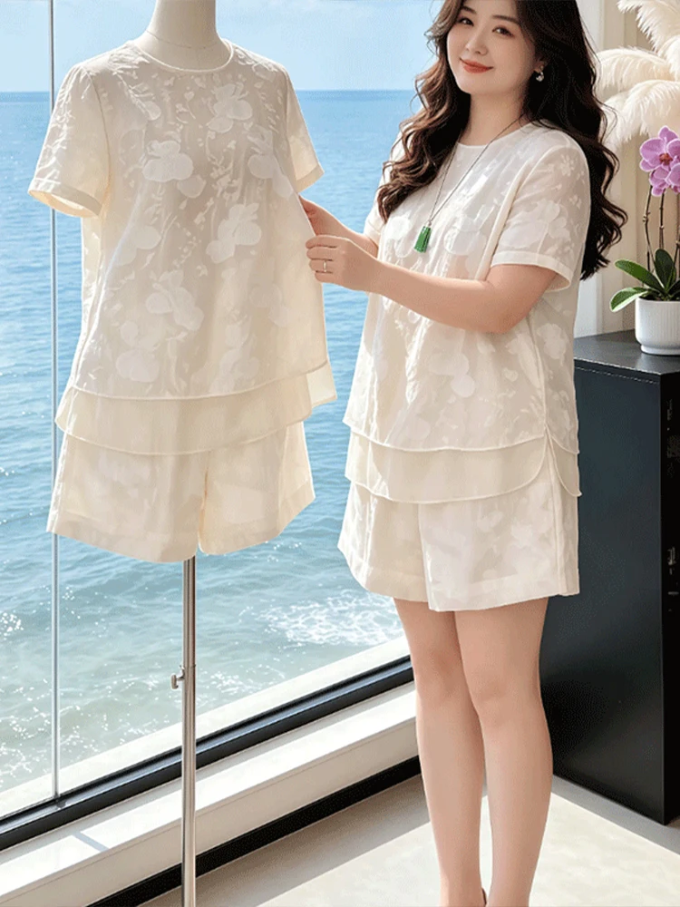 Retro Chinese Style Embroidered Floral Wide Leg Short Pants Top Bottoms Set round Neck Short Sleeve T-Shirt Summer Outfit
Retro Chinese Style Embroidered Floral Wide Leg Short Pants Top Bottoms Set round Neck Short Sleeve T-Shirt Summer Outfit