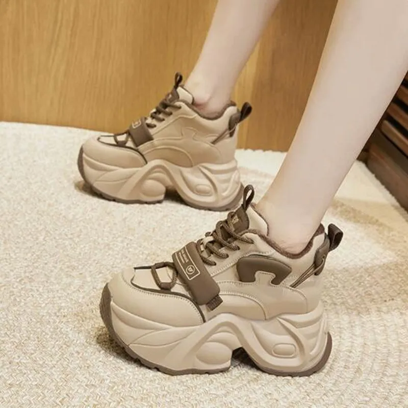 Fashion 9CM Platform Microfiber Leather Autumn Casual Spring Platform Wedge Flats Chunky Sneakers Women Vulcanize Winter Shoes
Fashion 9CM Platform Microfiber Leather Autumn Casual Spring Platform Wedge Flats Chunky Sneakers Women Vulcanize Winter Shoes