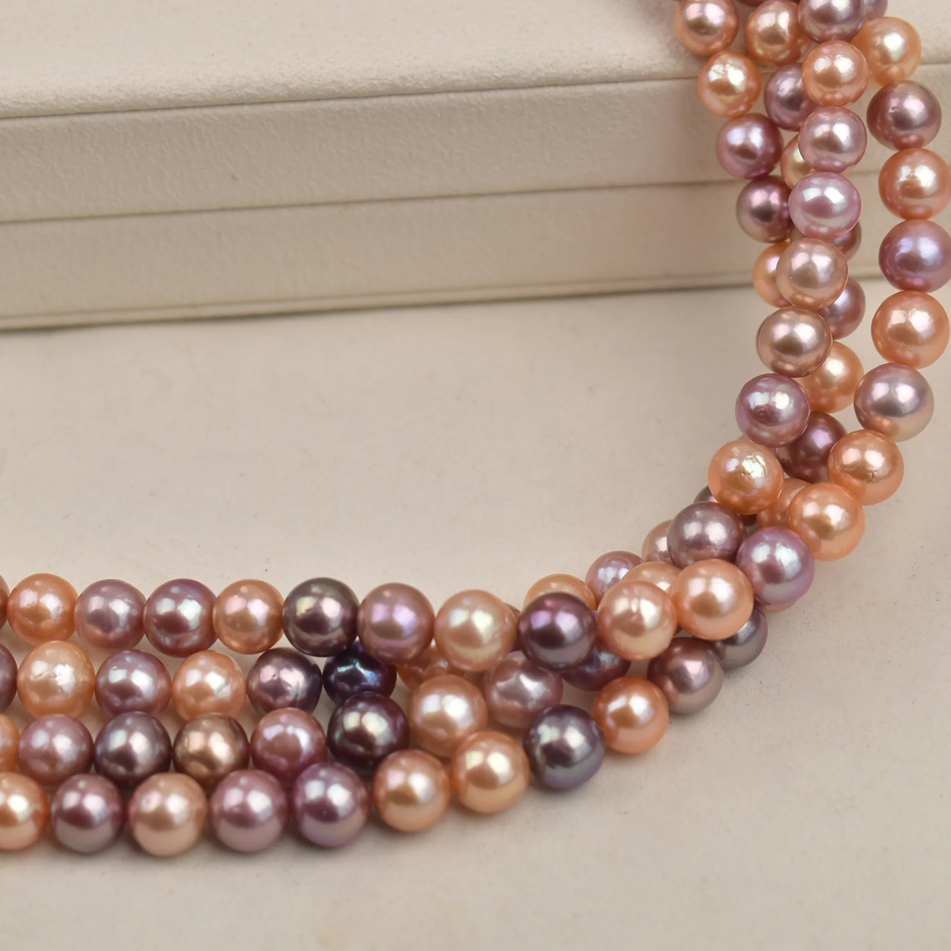 Candy Colored 8-9mm Freshwater Pearl Loose Beads for Making DIY Bracelet Necklace Jewelry Accessories Handmade 1 Strand 40cm
Candy Colored 8-9mm Freshwater Pearl Loose Beads for Making DIY Bracelet Necklace Jewelry Accessories Handmade 1 Strand 40cm
