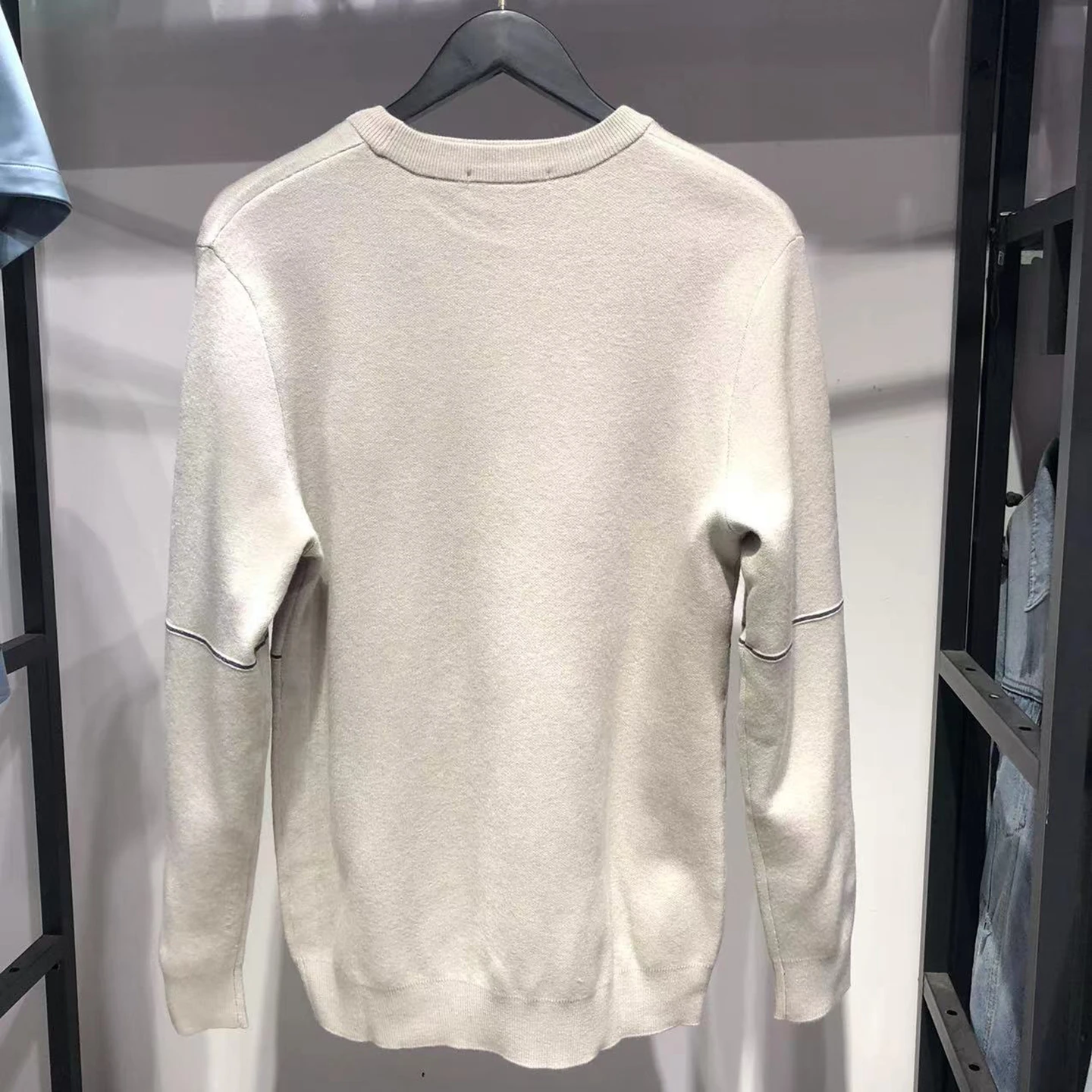 Брендовый мужской вязаный свитер Camere, круглый облегающий трикотаж с геометрическим рисунком Pred Line, удобный молодежный трикотаж из мягкой шерсти
Брендовый мужской вязаный свитер Camere, круглый облегающий трикотаж с геометрическим рисунком Pred Line, удобный молодежный трикотаж из мягкой шерсти