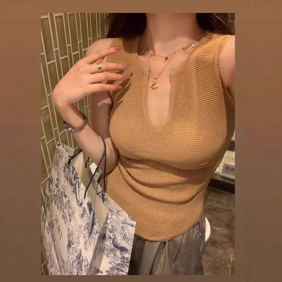 2026 New Summer Waffle Knit Sleeveless Top Women V Neck Slim Fit Knitted Tank Top Casual Basic Vest
2026 New Summer Waffle Knit Sleeveless Top Women V Neck Slim Fit Knitted Tank Top Casual Basic Vest