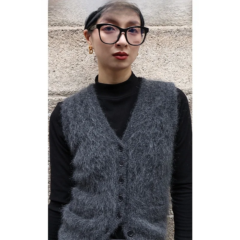 Ordinary times Women's V-Neck Sleeveless Cashmere Vest Outerwear Fashionable Versatile Commute Style Pure Color Autumn Winter
Ordinary times Women's V-Neck Sleeveless Cashmere Vest Outerwear Fashionable Versatile Commute Style Pure Color Autumn Winter