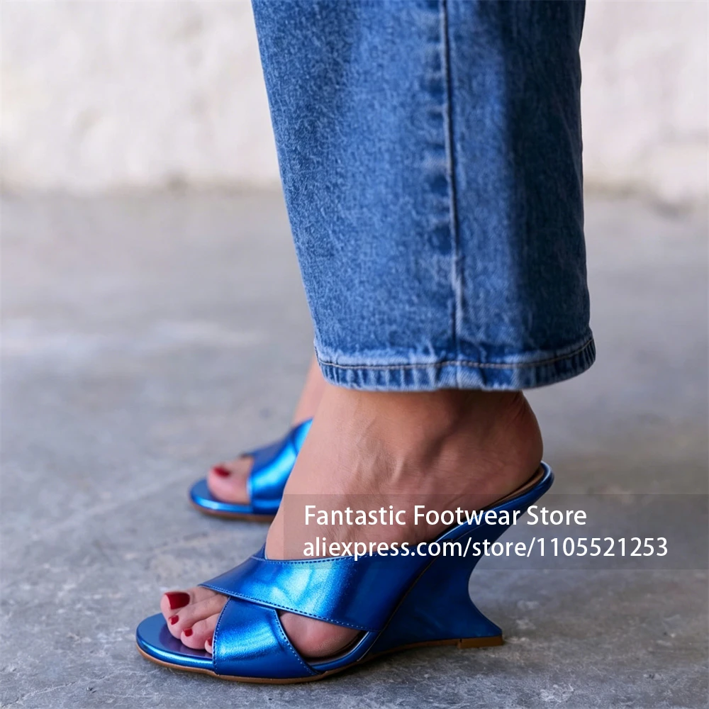 Sculpted Wedge Heel Mules Stylish Crisscross Strap Slippers Open Toe Metallic PU Leather Summer Shoes Customizable Women's Heels
Sculpted Wedge Heel Mules Stylish Crisscross Strap Slippers Open Toe Metallic PU Leather Summer Shoes Customizable Women's Heels