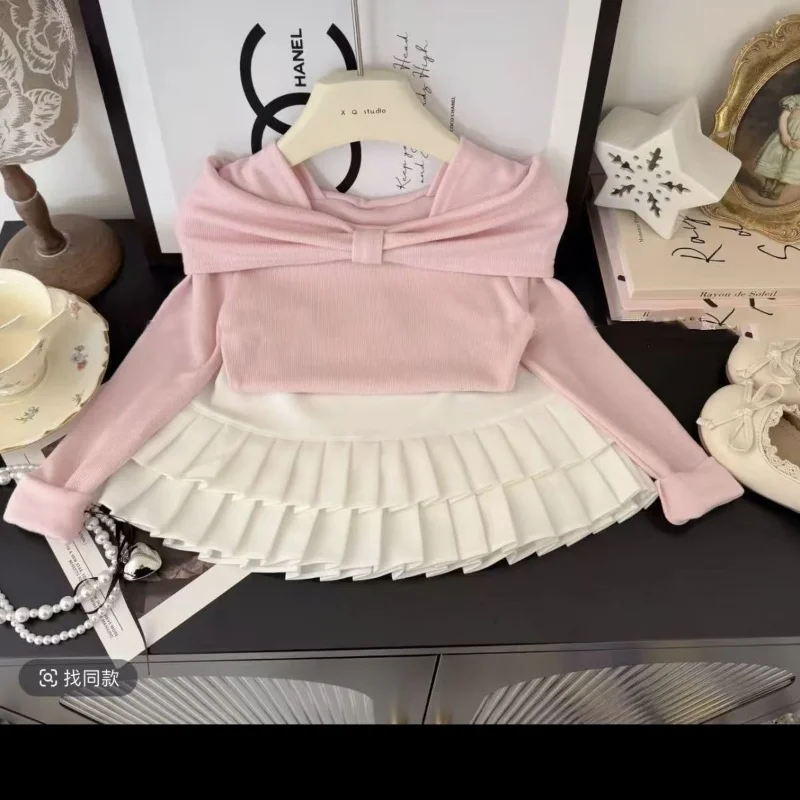 Girls' Spring Set 2025 New Style Baby Girls' Fashion Bow Top Children's Elegant pleated Short Skirt Two Piece Set
Girls' Spring Set 2025 New Style Baby Girls' Fashion Bow Top Children's Elegant pleated Short Skirt Two Piece Set