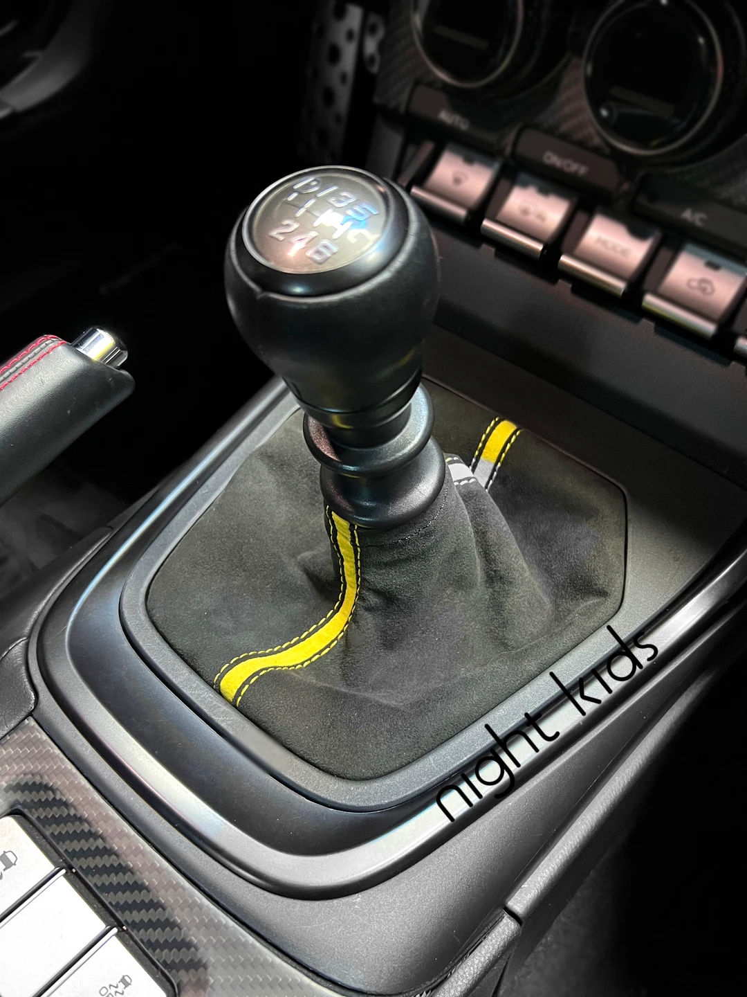 Night Kids for 2022-2023 Toyota GR86 Subaru BRZ Alcantara Shifter Cover GR86 ZD8 RHD LHD MT AT BRZ Shifter Cover
Night Kids for 2022-2023 Toyota GR86 Subaru BRZ Alcantara Shifter Cover GR86 ZD8 RHD LHD MT AT BRZ Shifter Cover
