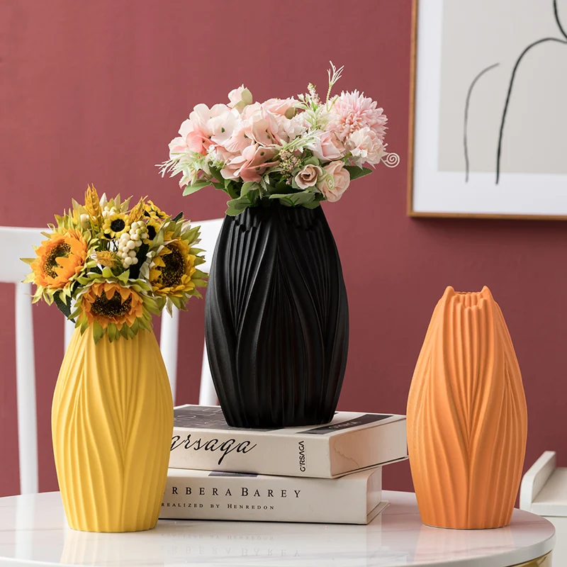 European-style Ceramic Vertical Vase Petal Decoration Handicraft Arrangement Room Hydroponic
European-style Ceramic Vertical Vase Petal Decoration Handicraft Arrangement Room Hydroponic