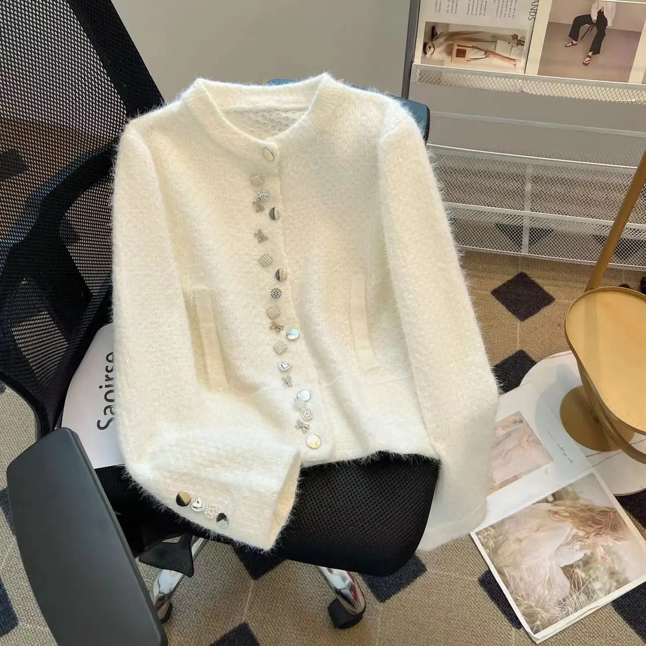 Women's Long Sleeve Cardigan V Neck Button Down Knit Lady Autumn Winter Knit Single-breasted Cardigan Sweaters clothing
Women's Long Sleeve Cardigan V Neck Button Down Knit Lady Autumn Winter Knit Single-breasted Cardigan Sweaters clothing