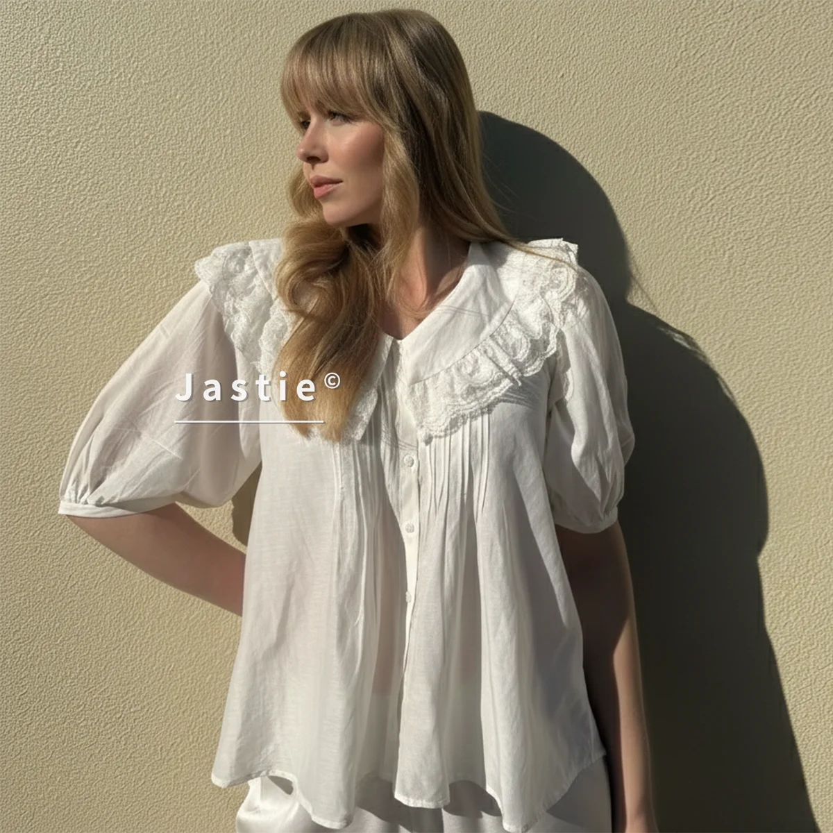 French Vintage White Lace Blouse Women Summer Lapel Puff Sleeve Shirt Elegant Pleated Slim Waist Top Blusas 2026 Boho Beach
French Vintage White Lace Blouse Women Summer Lapel Puff Sleeve Shirt Elegant Pleated Slim Waist Top Blusas 2026 Boho Beach