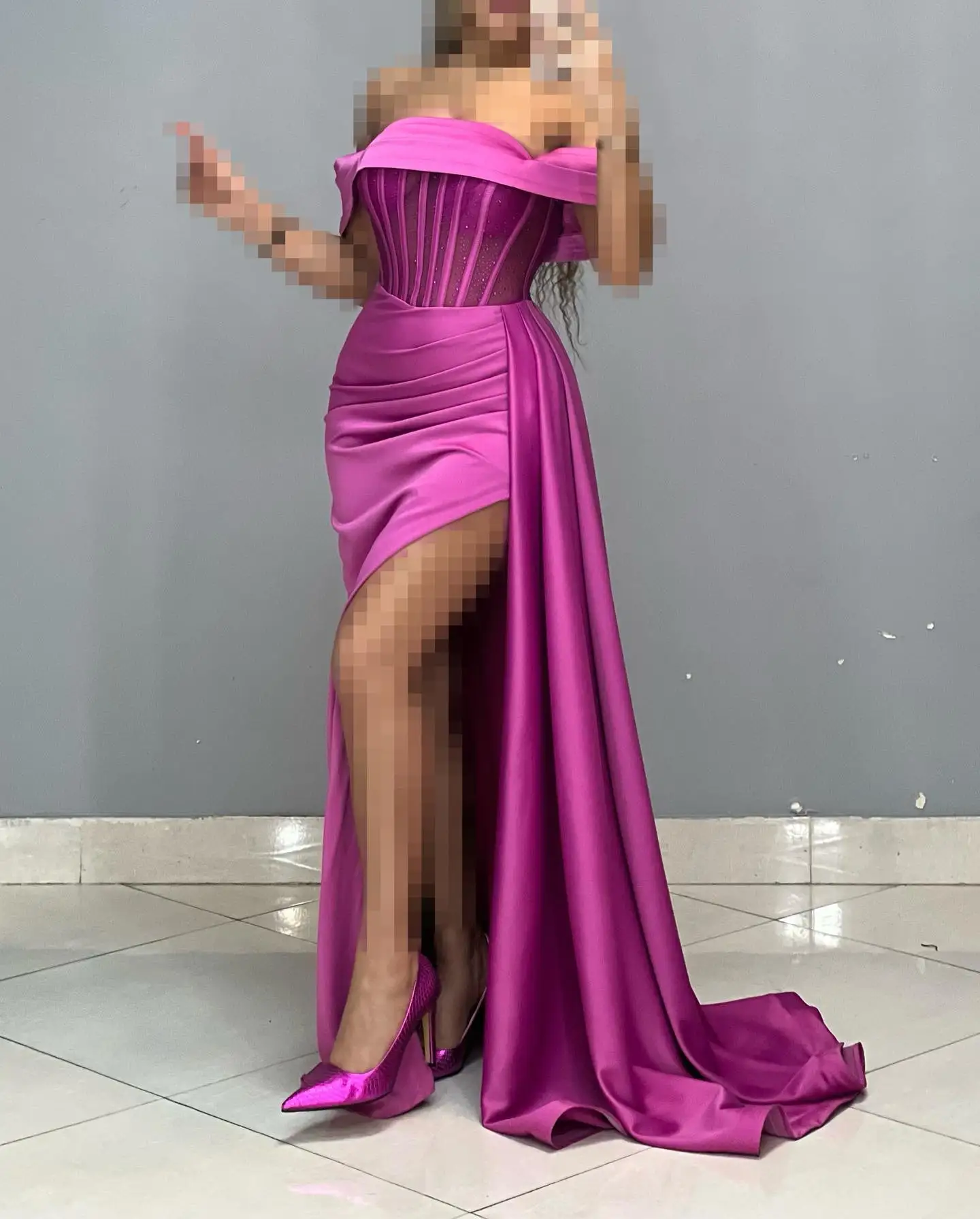 Customized Luxury Satin Straight Off the Shoulder Evening Dresses Strapless Half Sleeves Panel Train Bespoke Occasion Gowns
Customized Luxury Satin Straight Off the Shoulder Evening Dresses Strapless Half Sleeves Panel Train Bespoke Occasion Gowns