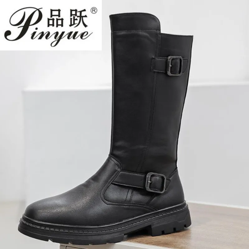 Модные повседневные высокие кожаные ботинки с боковой молнией, мужские ковбойские сапоги, длинные кавалерные ботинки из мягкой кожи для верховой езды, мотоциклетные ботинки, размеры 38-46
Модные повседневные высокие кожаные ботинки с боковой молнией, мужские ковбойские сапоги, длинные кавалерные ботинки из мягкой кожи для верховой езды, мотоциклетные ботинки, размеры 38-46