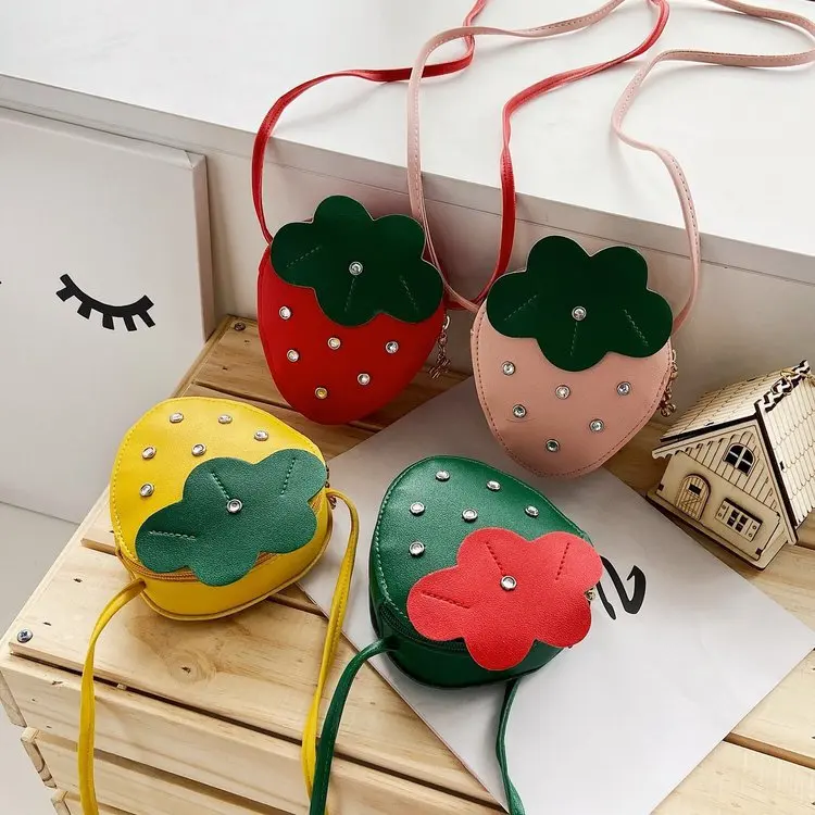 1Pcs Children Small Bag Strawberry Crossbody Bag Cute Little Girl Zero Wallet Versatile Fashion Shoulder Bag Trend Kids Handbag
1Pcs Children Small Bag Strawberry Crossbody Bag Cute Little Girl Zero Wallet Versatile Fashion Shoulder Bag Trend Kids Handbag