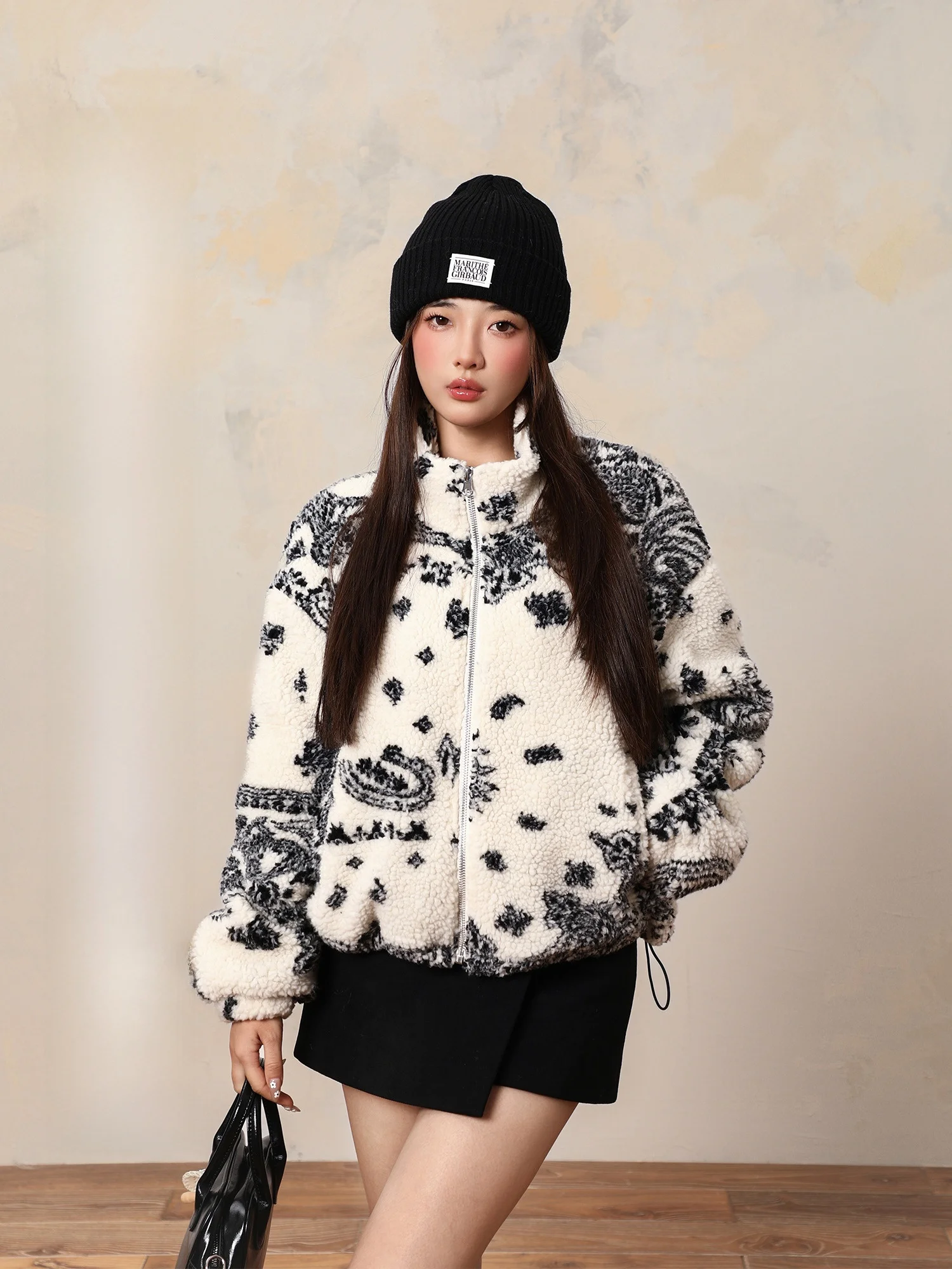 Winter ort Cotton Jaet Women's Fce-Like Lamb Fur Texture Retro Print Thiened Commute Sle High Collar Zipper Closure
Winter ort Cotton Jaet Women's Fce-Like Lamb Fur Texture Retro Print Thiened Commute Sle High Collar Zipper Closure