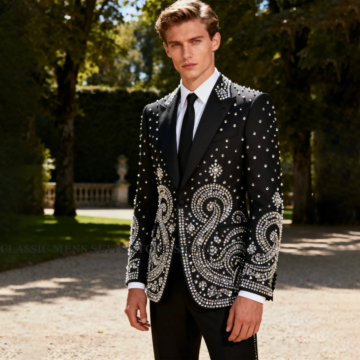 Роскошные мужские костюмы с блестящим дизайном по индивидуальному заказу, мужские пиджаки для жениха, комплект из 2 предметов с кристаллами и бриллиантами, облегающие смокинги для свадебной вечеринки, Ropa hombre
Роскошные мужские костюмы с блестящим дизайном по индивидуальному заказу, мужские пиджаки для жениха, комплект из 2 предметов с кристаллами и бриллиантами, облегающие смокинги для свадебной вечеринки, Ropa hombre
