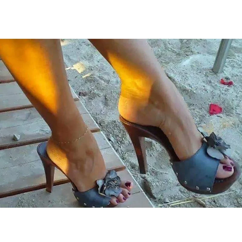 Solid Flower Decor Slip On Sandals Thin High Heel Peep Toe Fashion Sexy 2025 Summer Big Size Woman Shoes Zapatillas Mujer
Solid Flower Decor Slip On Sandals Thin High Heel Peep Toe Fashion Sexy 2025 Summer Big Size Woman Shoes Zapatillas Mujer