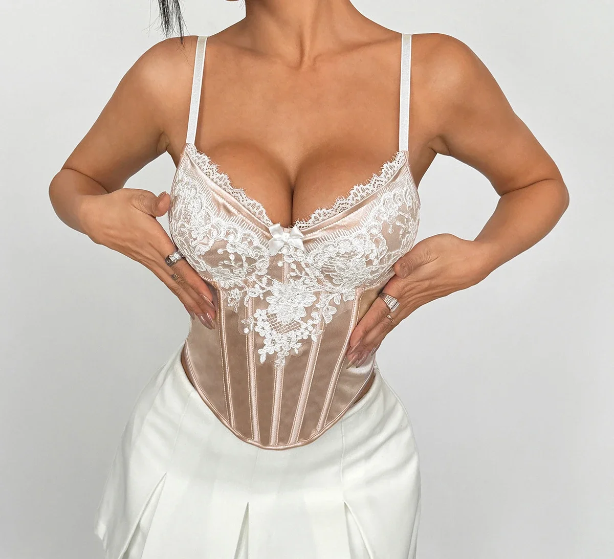 Sexy Vest Woman Streetwear Fashionable and Versatile Patchwork Y2k Sleeveless Lace Tank Top for Female Summer Spring New 2025
Sexy Vest Woman Streetwear Fashionable and Versatile Patchwork Y2k Sleeveless Lace Tank Top for Female Summer Spring New 2025