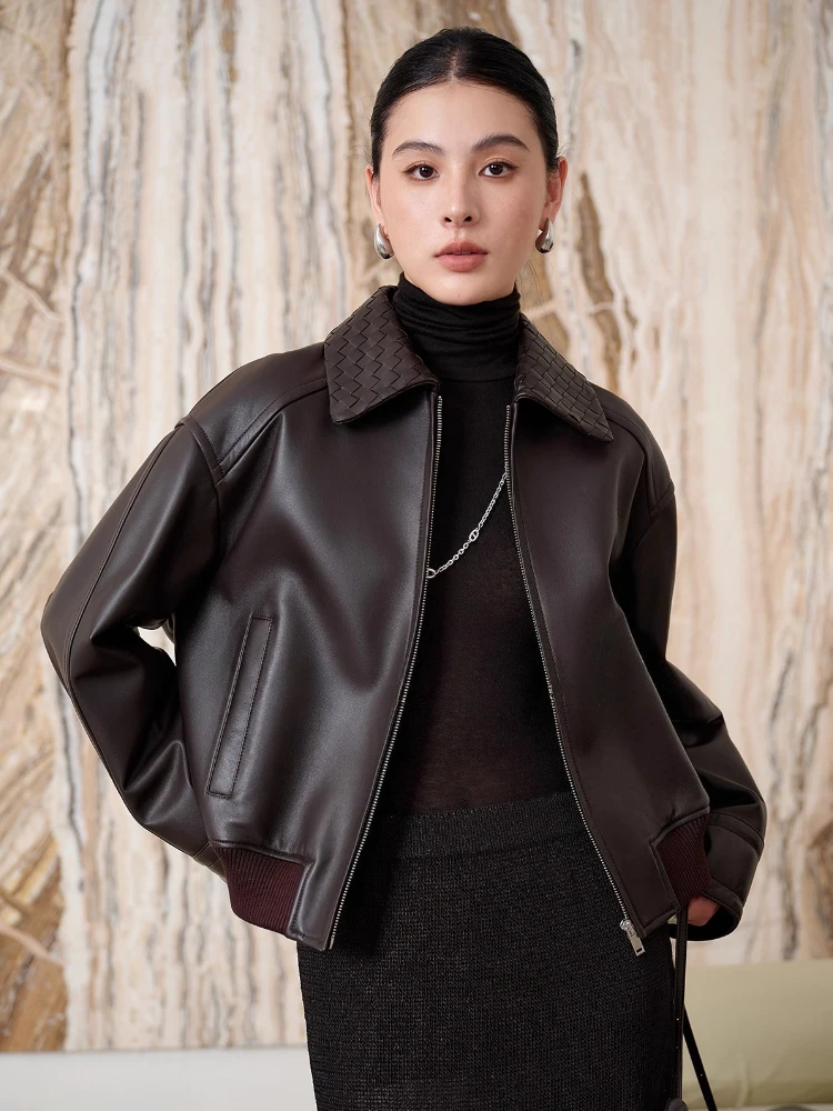 Casual Short Genuine Leather Jacket Women Spring Autumn High-end Simple Woven Lapel Design Solid Soft Real Sheepskin Bomber Coat
Casual Short Genuine Leather Jacket Women Spring Autumn High-end Simple Woven Lapel Design Solid Soft Real Sheepskin Bomber Coat