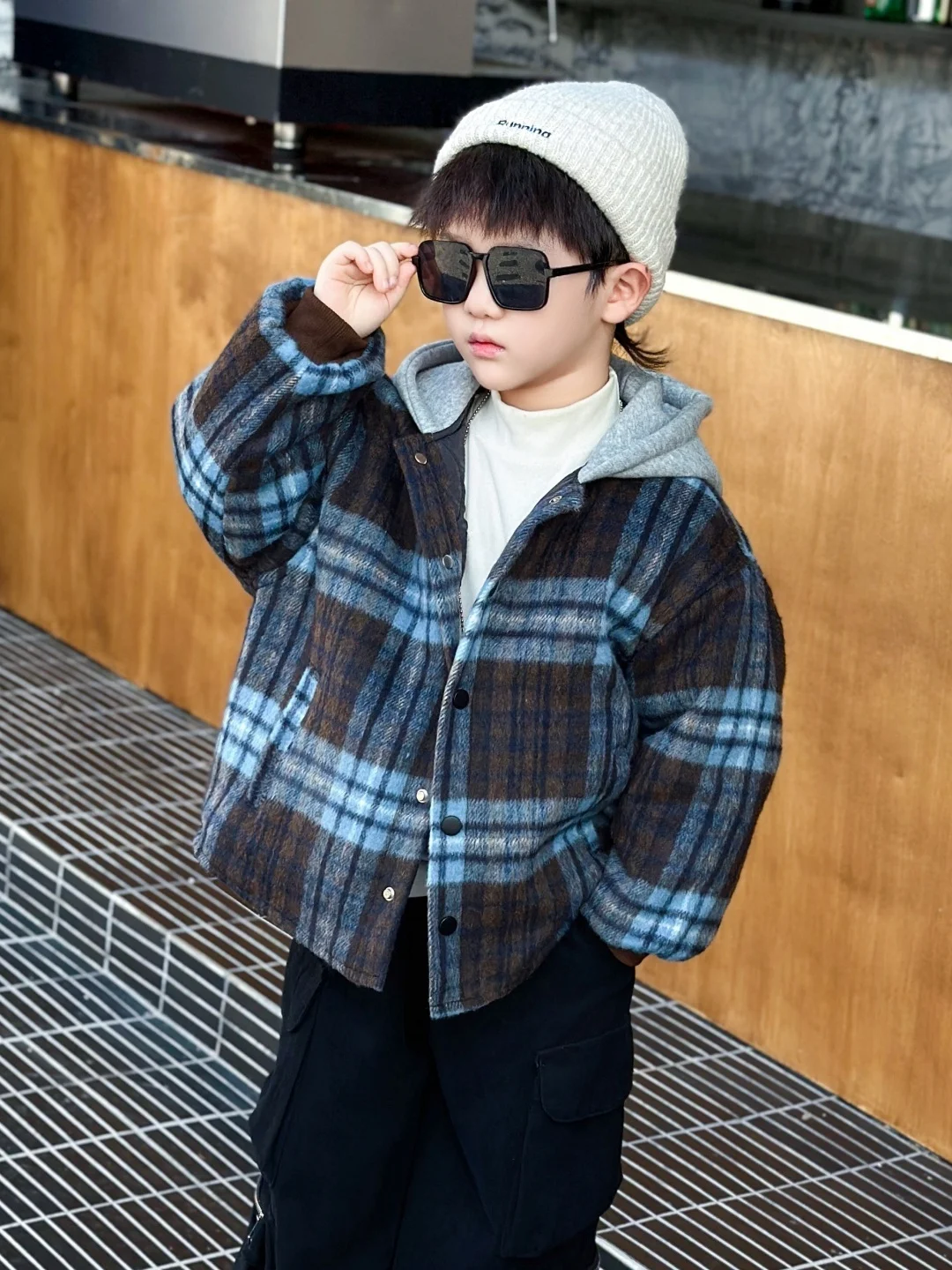 Thiened клетчатое шерстяное пальто для мальчиков, осенне-зимняя крутая слиповая одежда с капюшоном для маленьких мальчиков, хлопковая одежда, модная верхняя одежда для мальчиков, куртка
Thiened клетчатое шерстяное пальто для мальчиков, осенне-зимняя крутая слиповая одежда с капюшоном для маленьких мальчиков, хлопковая одежда, модная верхняя одежда для мальчиков, куртка
