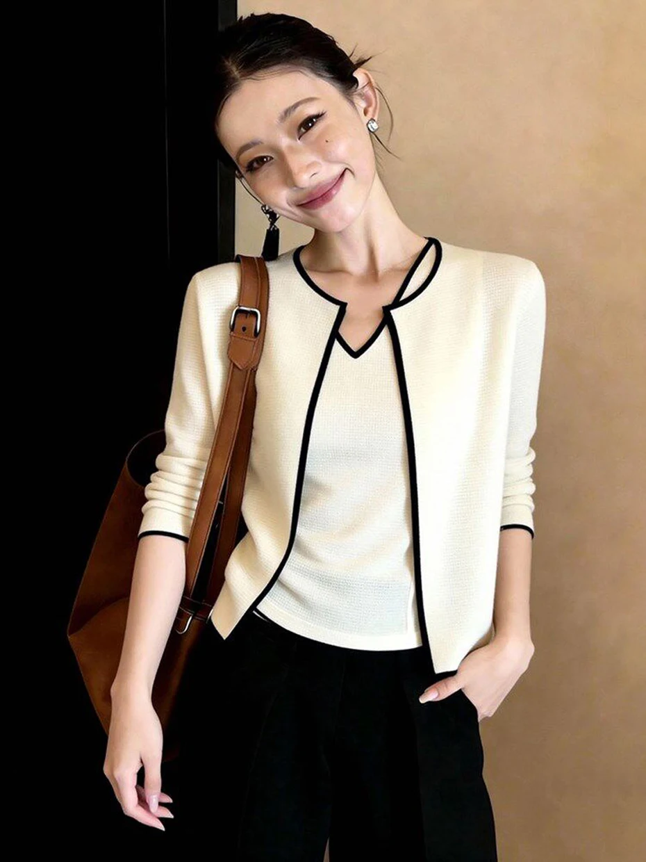 Elegant Cardigan Inner Wear Two-Piece Set Age-Defying Women's Fashion Spring 2026 Stylish Commute Meat-Covering Style
Elegant Cardigan Inner Wear Two-Piece Set Age-Defying Women's Fashion Spring 2026 Stylish Commute Meat-Covering Style