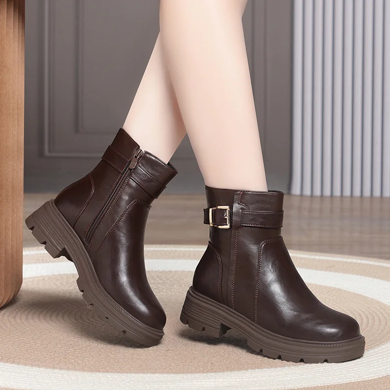 4.5cm Comfortable Retro Soft Leather Boots Women's Flat Platform Shoes Winter 2025 All Match Warm Short Ankle Motorcycle Boots
4.5cm Comfortable Retro Soft Leather Boots Women's Flat Platform Shoes Winter 2025 All Match Warm Short Ankle Motorcycle Boots