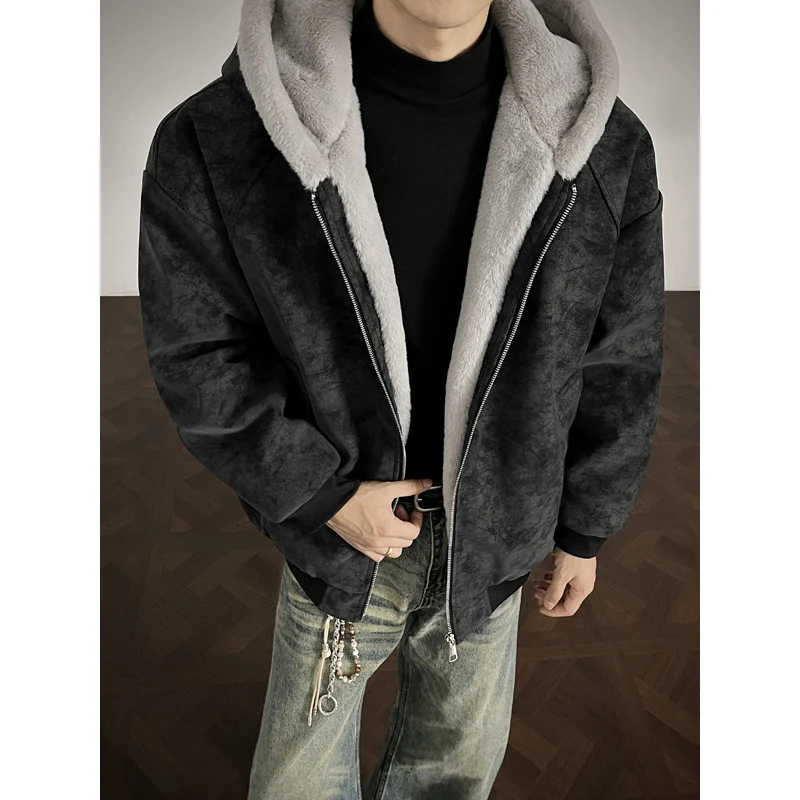 Autumn and winter zipper hooded faux leather jacket, fashionable retro warm plush jacket, new loose men's and women's jackets
Autumn and winter zipper hooded faux leather jacket, fashionable retro warm plush jacket, new loose men's and women's jackets