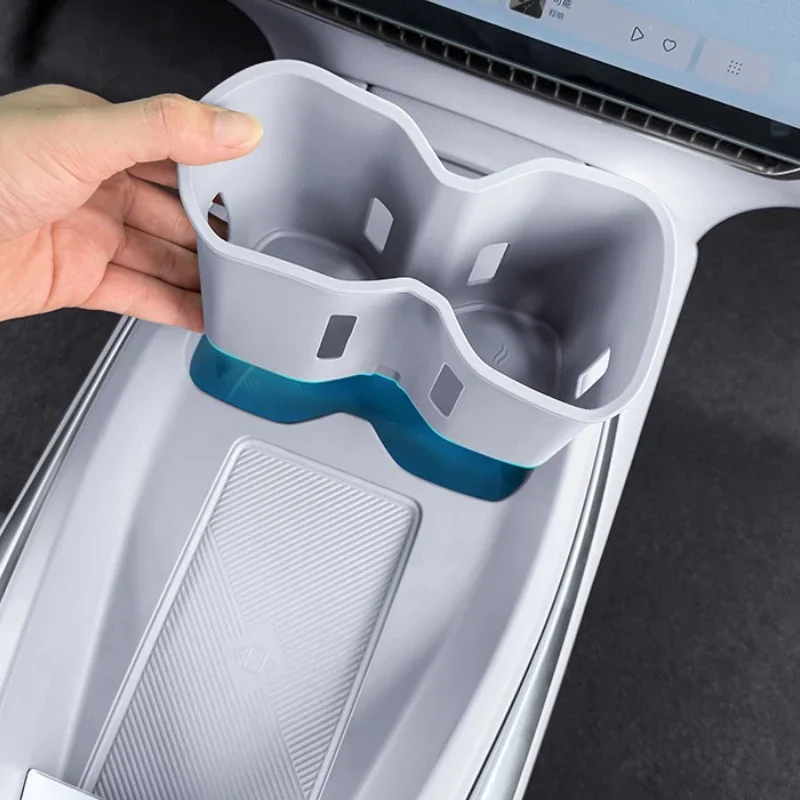 For Xpeng Xiaopeng MONA M03 Car Cup Holder Cover Silicone Water Cup Pad Wireless Filling Silicone Pad Car Interior Accessories
For Xpeng Xiaopeng MONA M03 Car Cup Holder Cover Silicone Water Cup Pad Wireless Filling Silicone Pad Car Interior Accessories