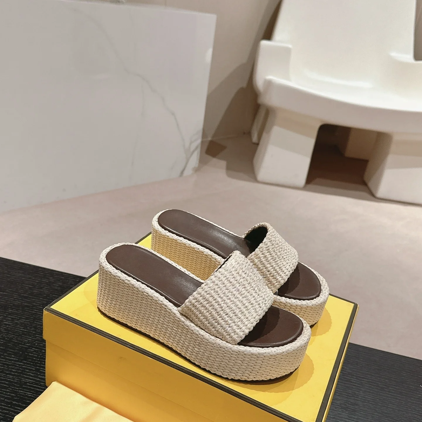 New summer embroidery jacquard sponge cake thick soled high-heeled slippers with woven upper for women's shoes
New summer embroidery jacquard sponge cake thick soled high-heeled slippers with woven upper for women's shoes