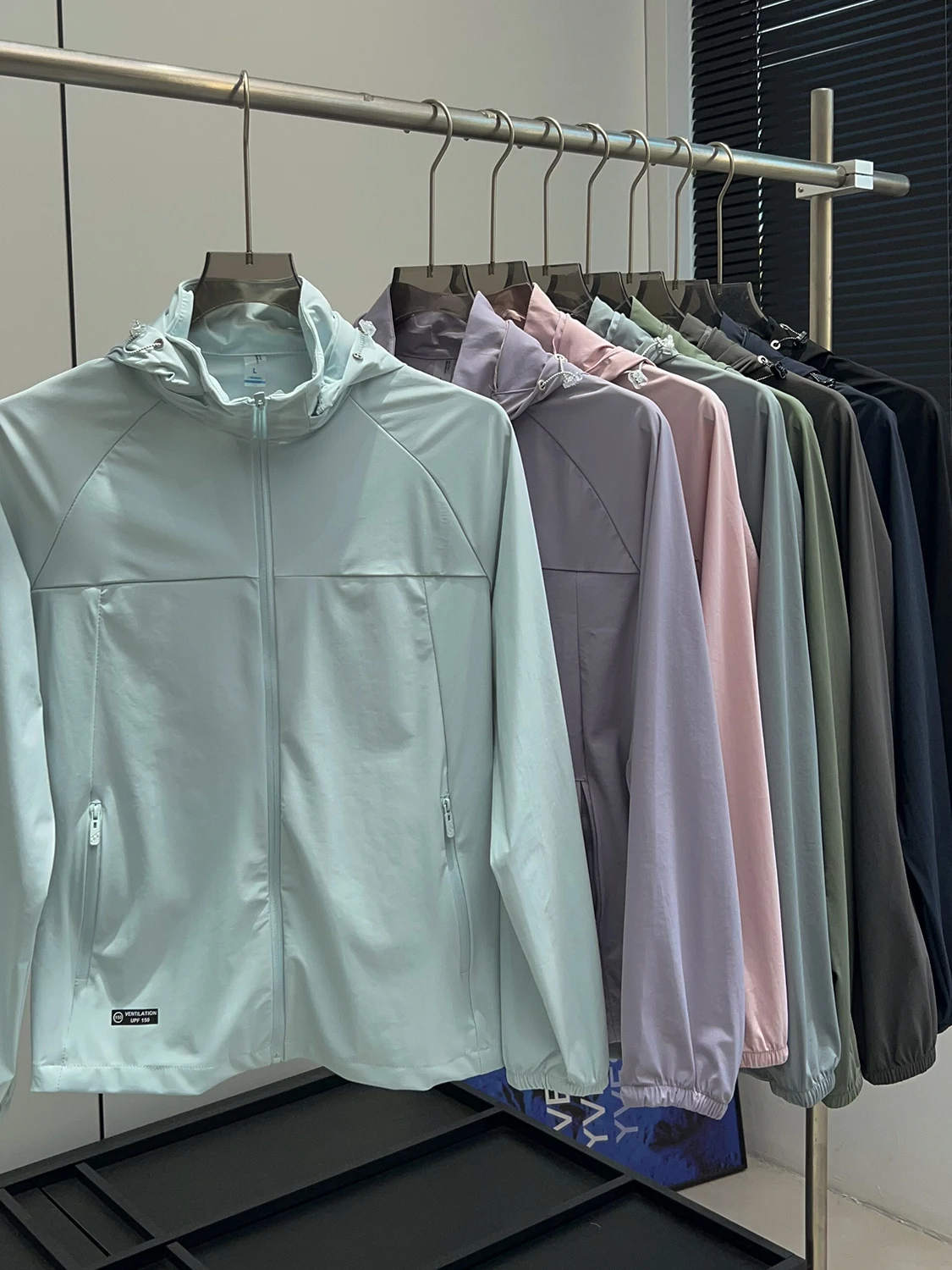Cool Feeling Breathable Unisex Outdoor Sports Casual Hooded Sun Protection Clothing Jacket Couple Style Long Sleeve Zipper
Cool Feeling Breathable Unisex Outdoor Sports Casual Hooded Sun Protection Clothing Jacket Couple Style Long Sleeve Zipper