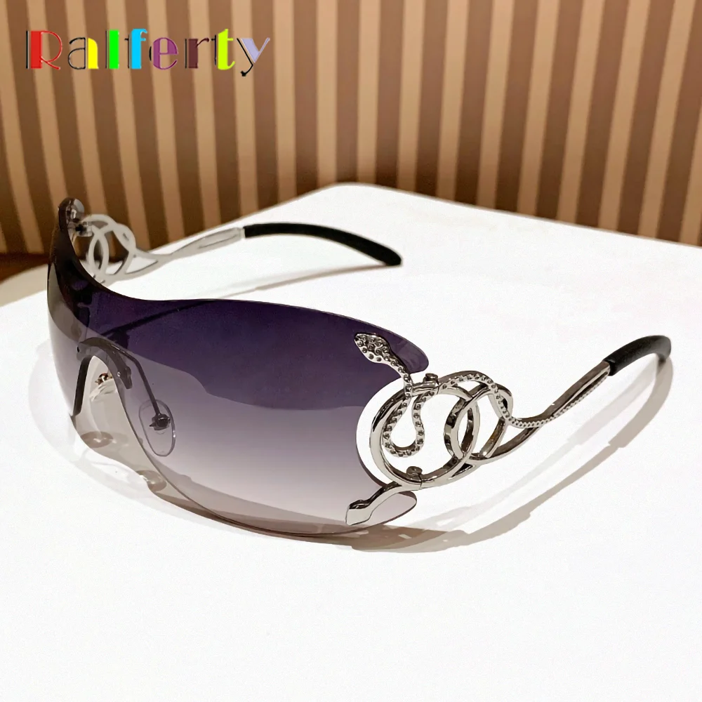 Y2K One-Piece Frameless Sunglasses Women Sexy Snake Designer Sun Glasses Trendy Oversized UV Protection Luxury Gradient Shades
Y2K One-Piece Frameless Sunglasses Women Sexy Snake Designer Sun Glasses Trendy Oversized UV Protection Luxury Gradient Shades