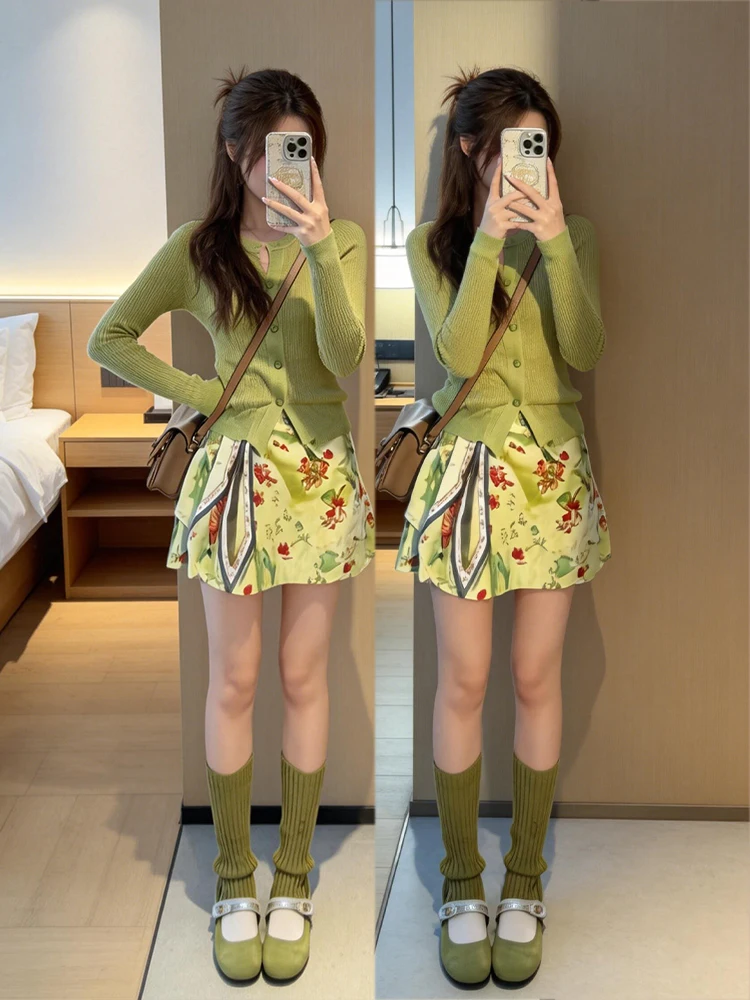 Summer 2026 Green Knitted Cardigan And Floral Skirt Set Women's Fashion Ensemble Breathable Lightweight Long Sleeve round Neck
Summer 2026 Green Knitted Cardigan And Floral Skirt Set Women's Fashion Ensemble Breathable Lightweight Long Sleeve round Neck