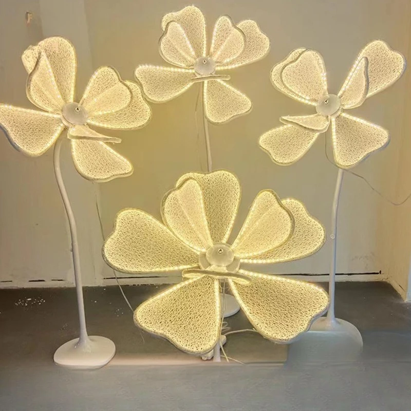 Peony flower luminous street light wedding props lace wrought iron stage scene decoration fabric art beautiful background
Peony flower luminous street light wedding props lace wrought iron stage scene decoration fabric art beautiful background