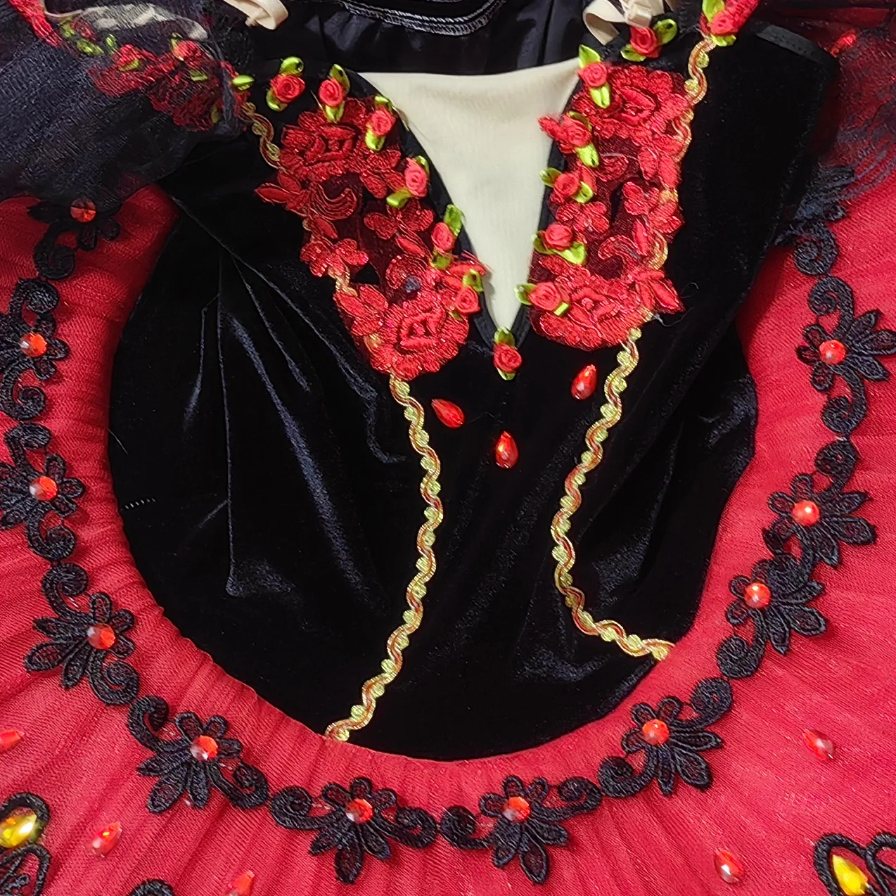 Elegant Ballet Performance Dress Red Black Lace Tutu Swan Princess Stage Costume
Elegant Ballet Performance Dress Red Black Lace Tutu Swan Princess Stage Costume
