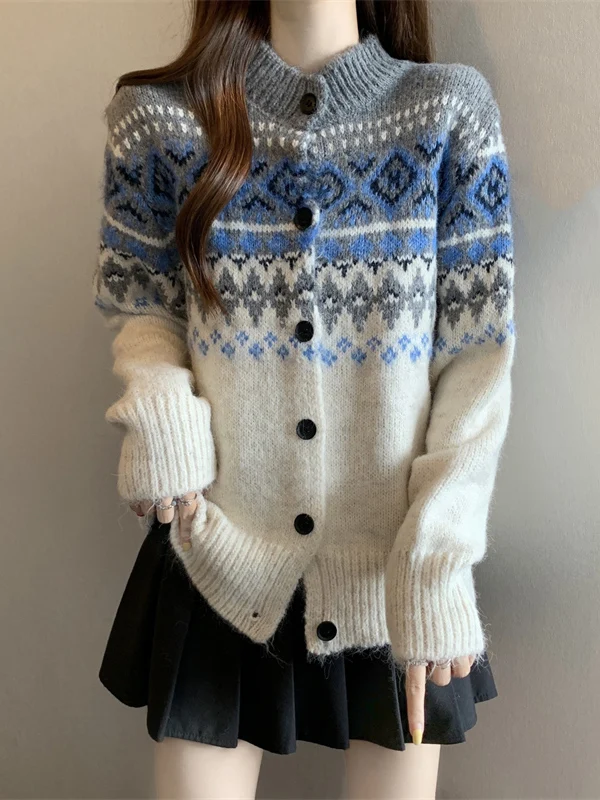 Stylish Knitted Sweater Jacket Women's plus Size Winter Atmosphere Feel Shoulder Length Outerwear Comfortable Loose Fit Knitwear
Stylish Knitted Sweater Jacket Women's plus Size Winter Atmosphere Feel Shoulder Length Outerwear Comfortable Loose Fit Knitwear