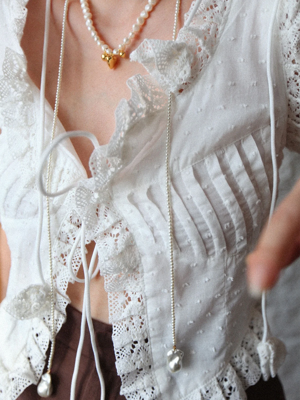 Ast Editor's Store Pure Desire White Lace Trim Strap Vest Top Sweet And Spicy Outdoor Wear Belt Design Tank Top
Ast Editor's Store Pure Desire White Lace Trim Strap Vest Top Sweet And Spicy Outdoor Wear Belt Design Tank Top