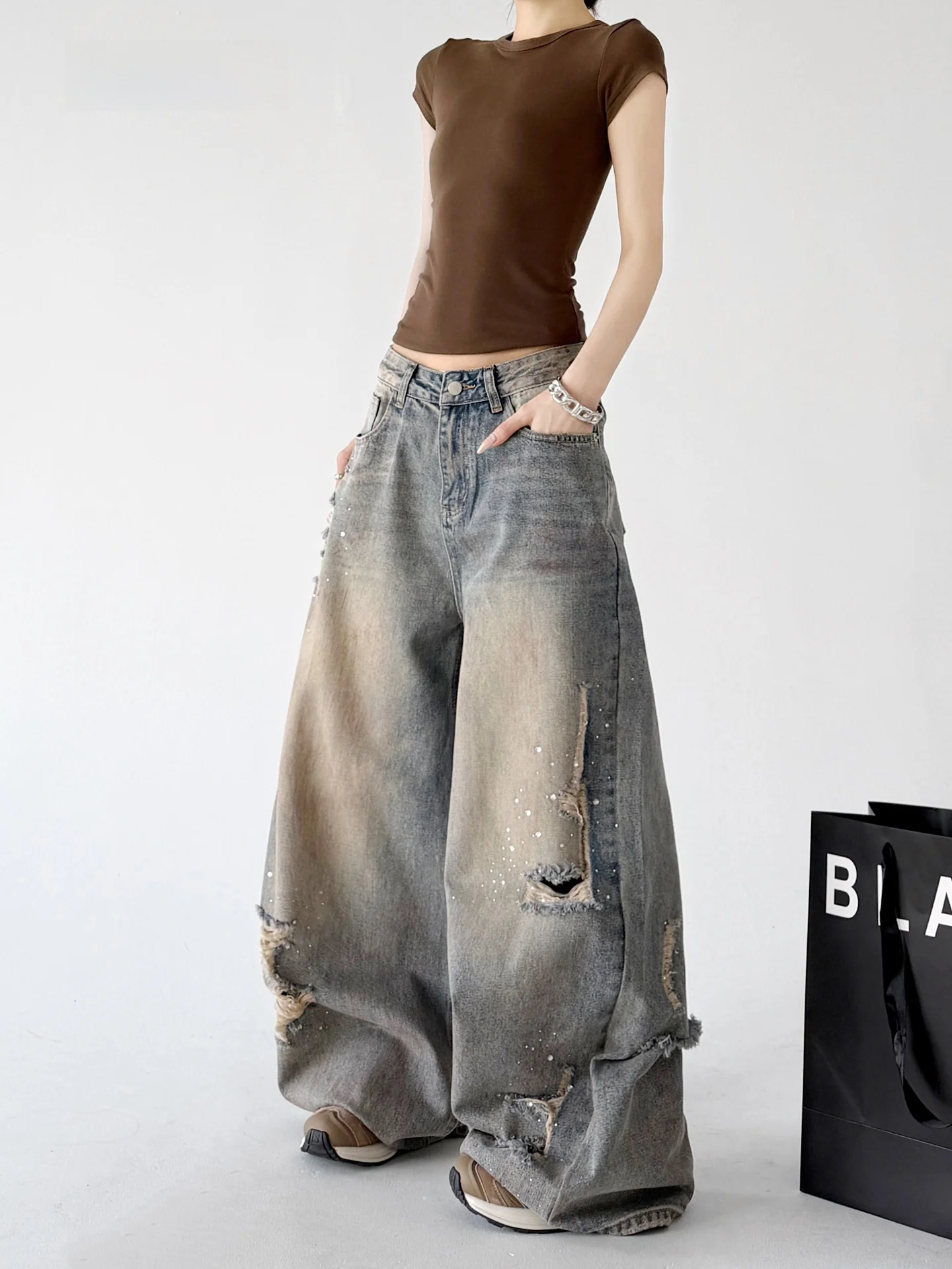 American Style Vintage Faded Wide Leg Denim Jeans Women's Summer New Loose Slimming Floor-Length Design Sense Jeans
American Style Vintage Faded Wide Leg Denim Jeans Women's Summer New Loose Slimming Floor-Length Design Sense Jeans
