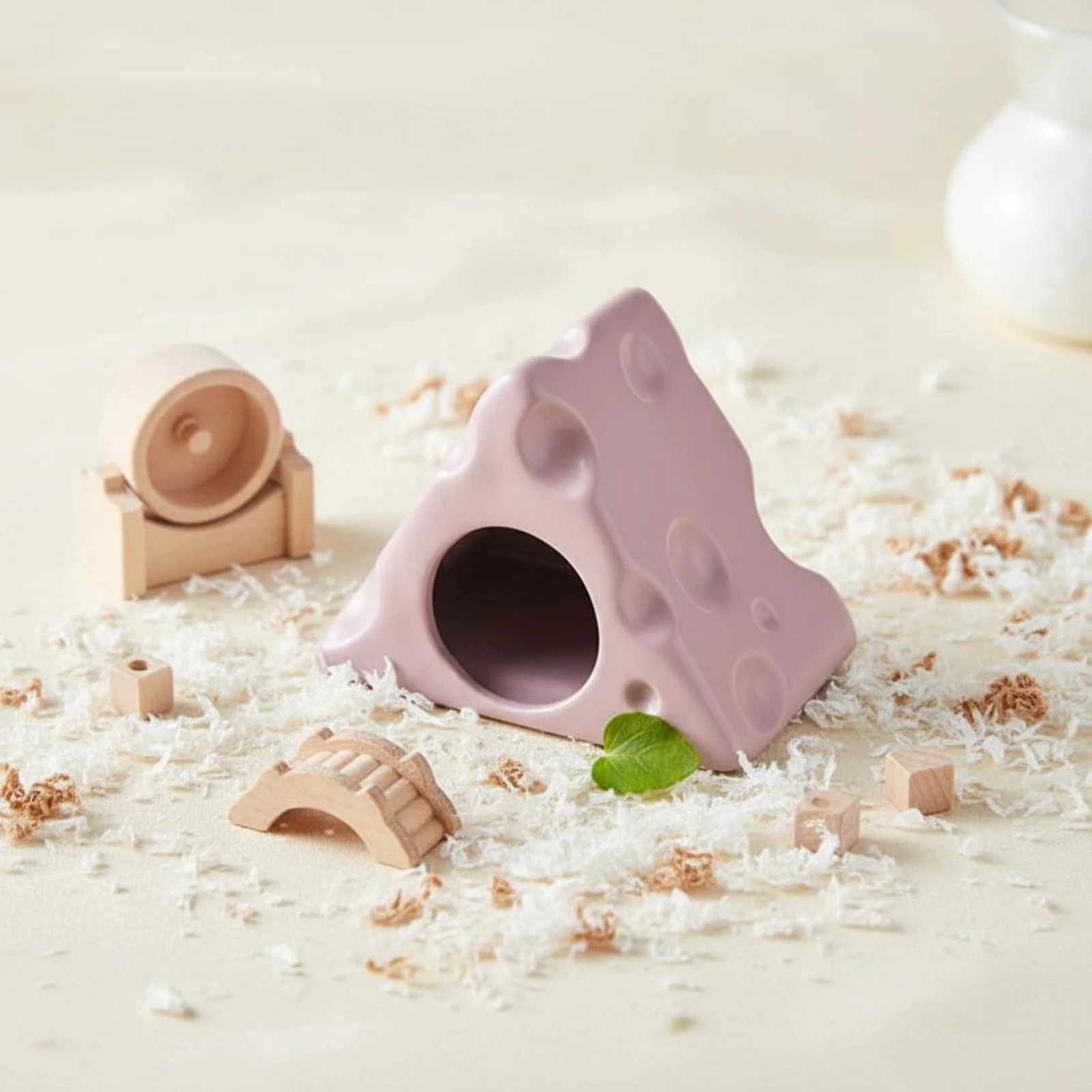 Cheese Shaped Hamster House Easy to Clean Triangle Hamster Cave Cheese Shaped Pet Hideout Glossy Glazed Surface for Summer
Cheese Shaped Hamster House Easy to Clean Triangle Hamster Cave Cheese Shaped Pet Hideout Glossy Glazed Surface for Summer