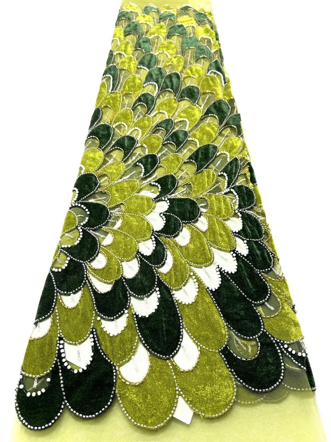Green Velvet Sequin Lace Fabric 3D Embroidery Net Swiss Voile High Quality African Lace 5 Yards for Party Dress Sewing
Green Velvet Sequin Lace Fabric 3D Embroidery Net Swiss Voile High Quality African Lace 5 Yards for Party Dress Sewing