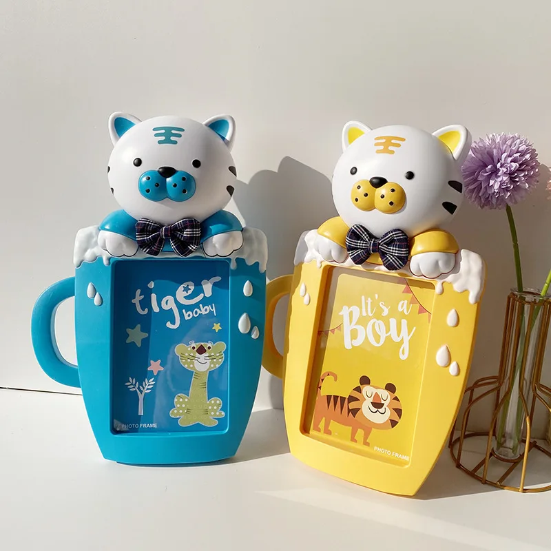 Cartoon Cute Tiger Children's Picture Frame 6 "standing Picture Frame Children's Room Decoration For Children's Gifts
Cartoon Cute Tiger Children's Picture Frame 6 "standing Picture Frame Children's Room Decoration For Children's Gifts