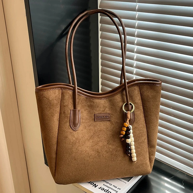 Women Faux Suede Shoulder Bag 2025 Winter Retro Underarm Bag Luxury Designer Trend Female Brand Solid Color Handbags
Women Faux Suede Shoulder Bag 2025 Winter Retro Underarm Bag Luxury Designer Trend Female Brand Solid Color Handbags